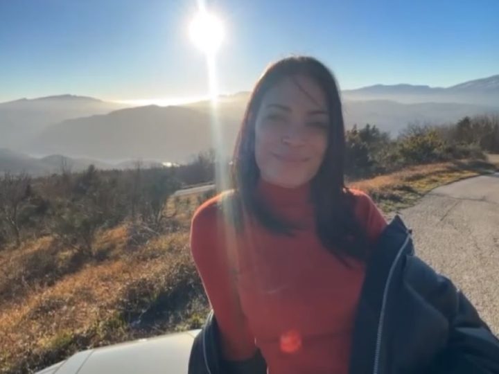 Elodie annulla il concerto a Teramo per l’influenza, ma arriva l’indiscrezione: in realtà si trova in Egitto!