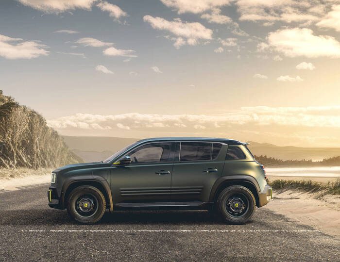 Renault a Parigi: la showcar Fl4wer Power svela uno stile hippie inaspettato! Cosa c’è dietro questo nuovo look?